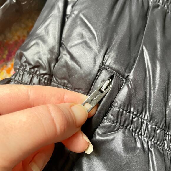 Burberry Black Goose Down Quilted Puffer Jacket sz M Medium Coat Shiny - Picture 3 of 12